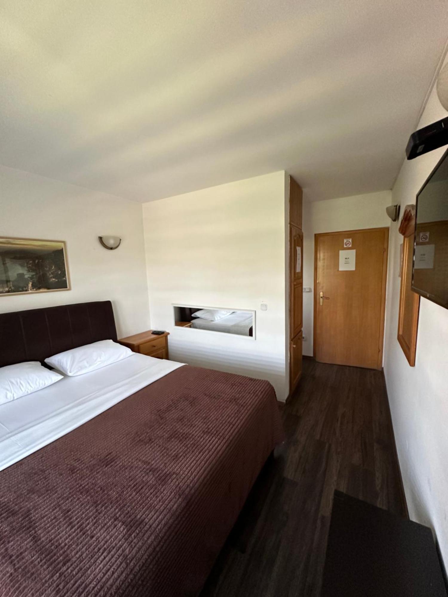 Prenociste Samir Hotel Gradacac Bagian luar foto